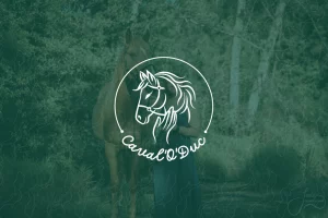 Logo de l'association Caval'O'Duc, représentant un cheval avec un bridon, dans un style minimaliste et élégant.